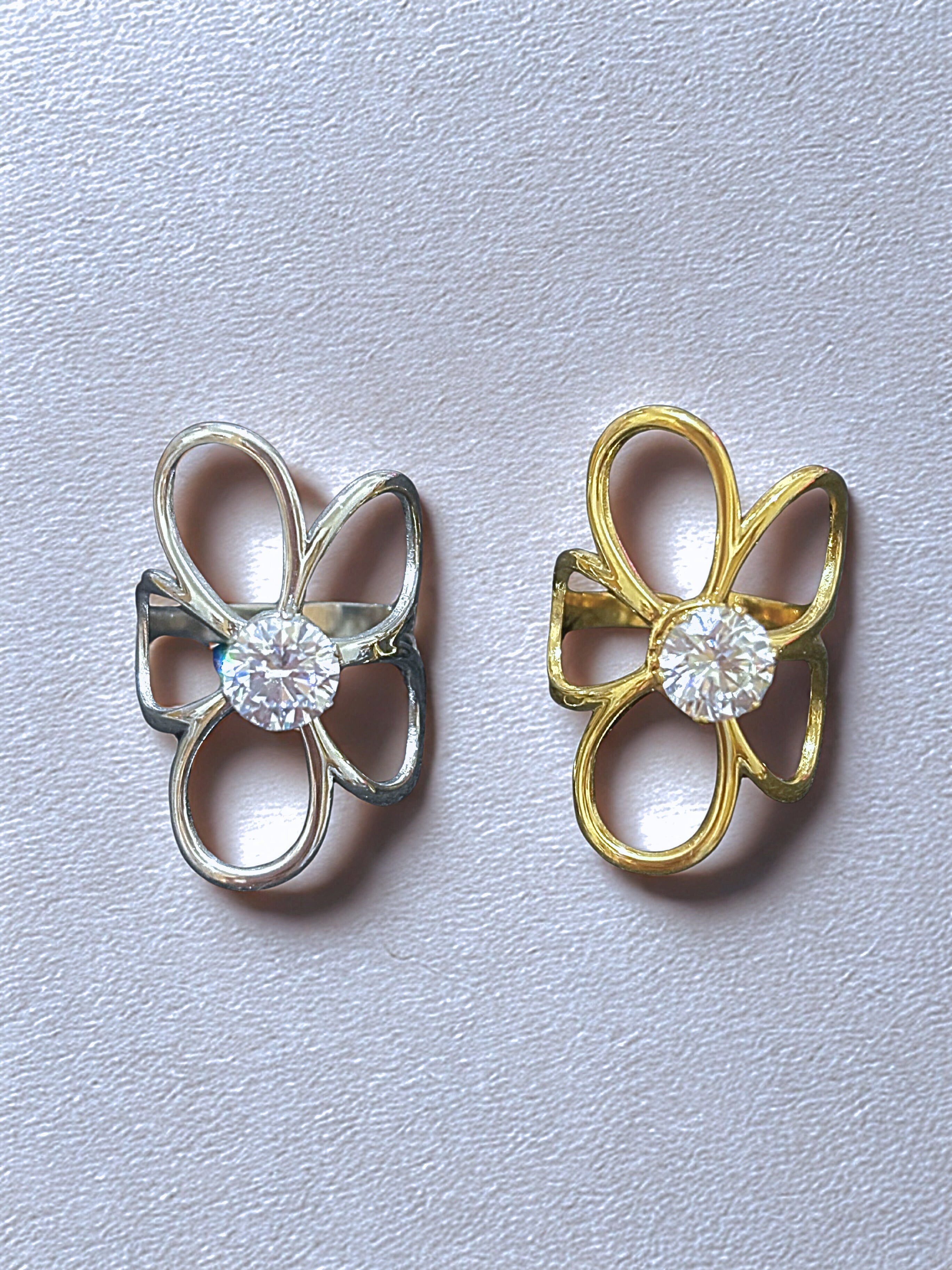 Anillo Flor Moissanita