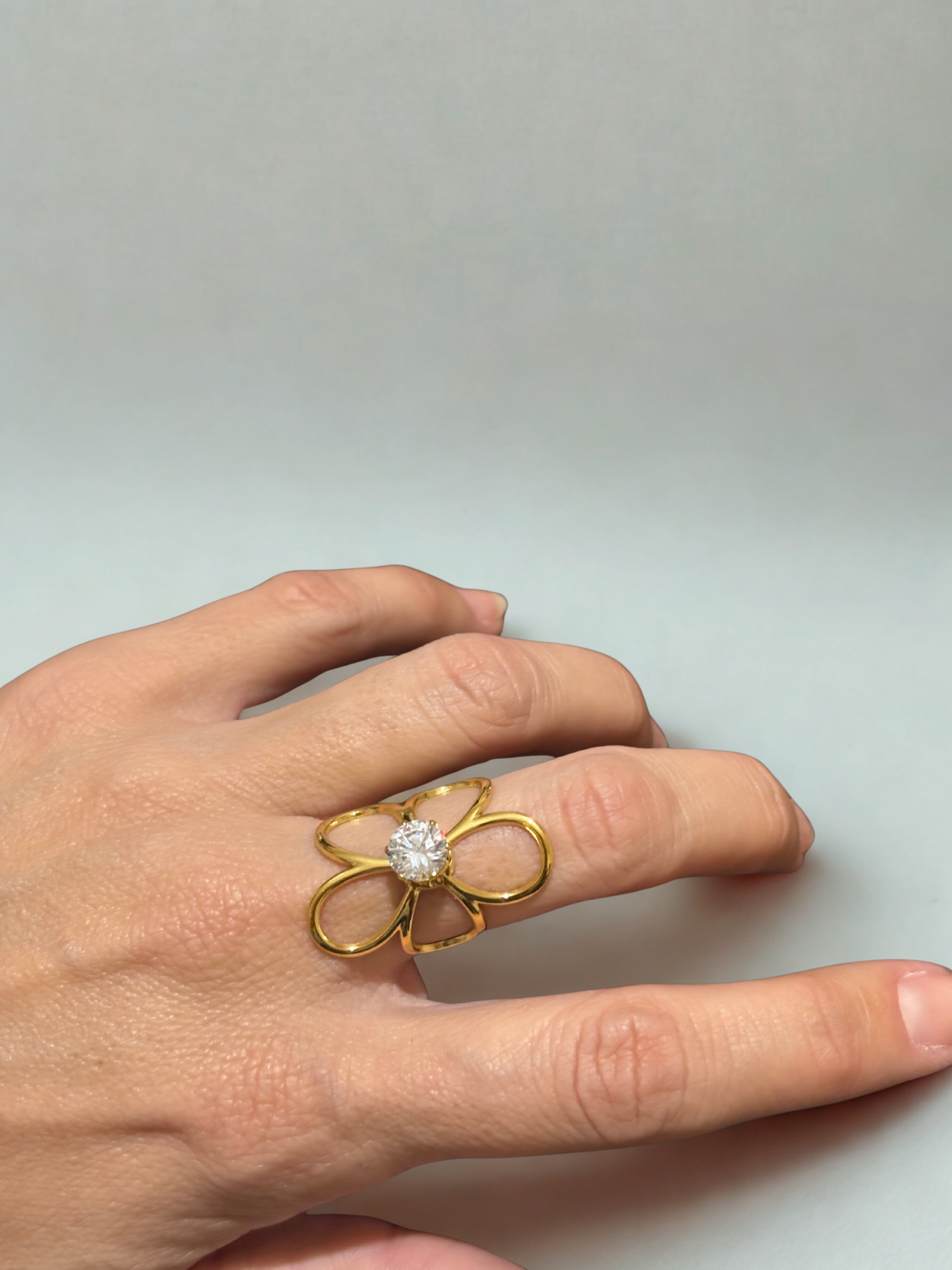 Anillo Flor Moissanita