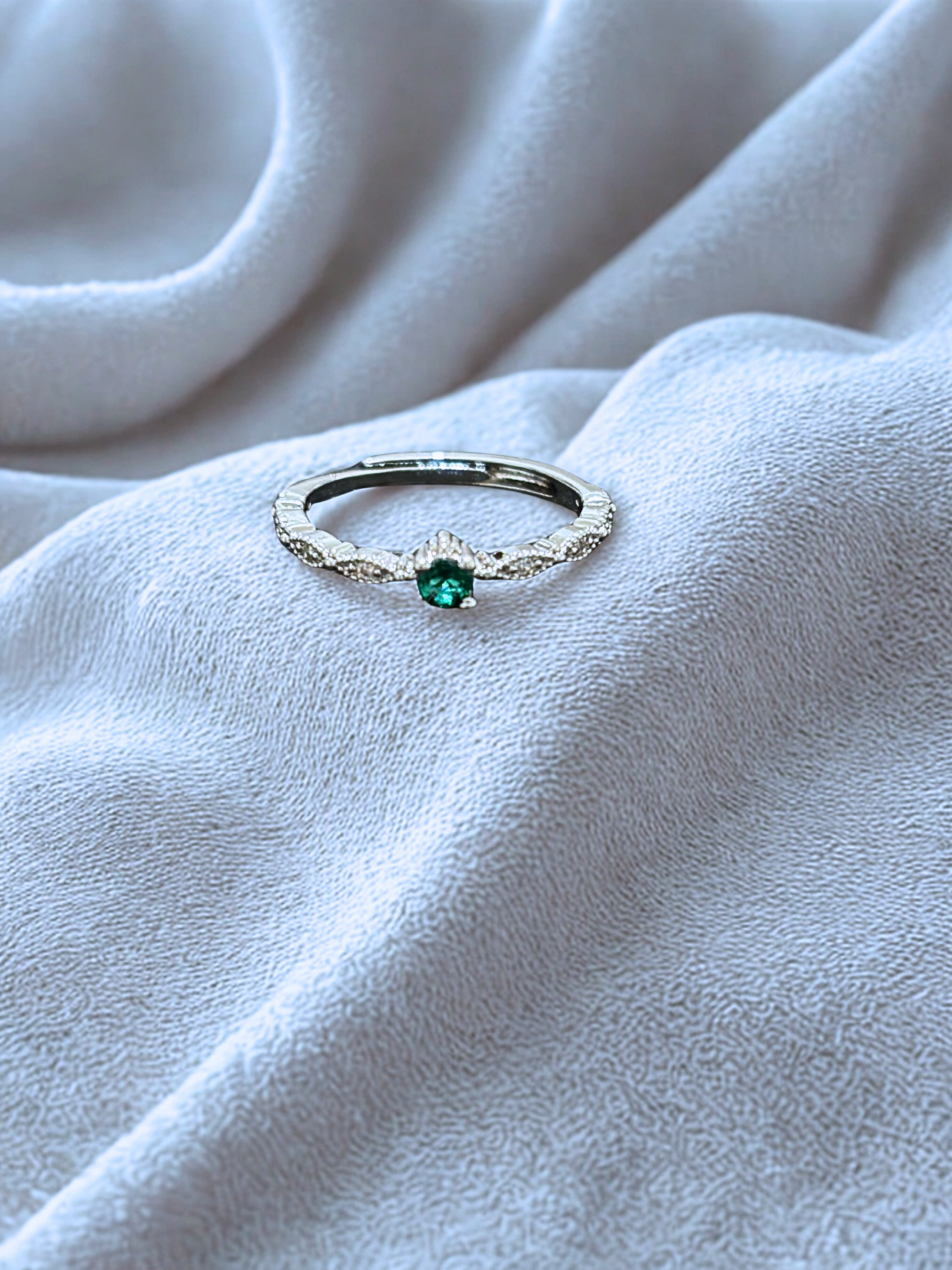 Anillo Moissanita Verde