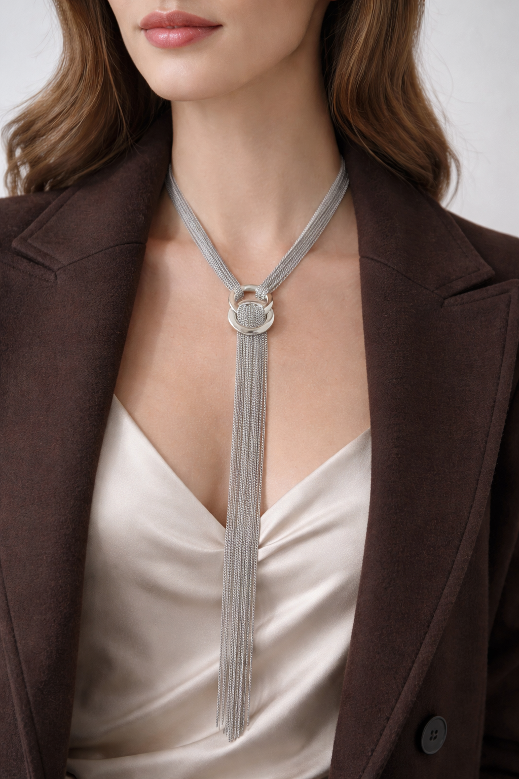 Collar cascada plateada